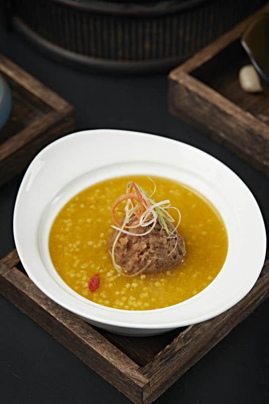 南瓜金米粥炖葵花大斩肉狮子头肉丸子图片