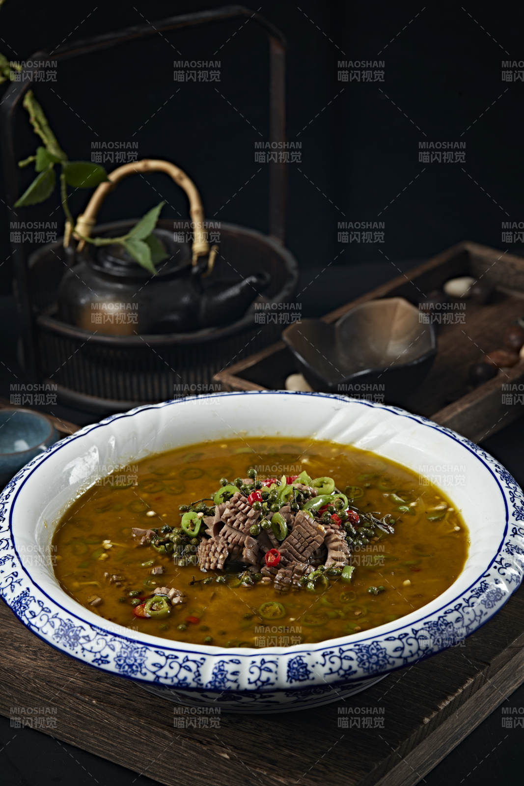 藤椒椒麻酸汤腰花图片