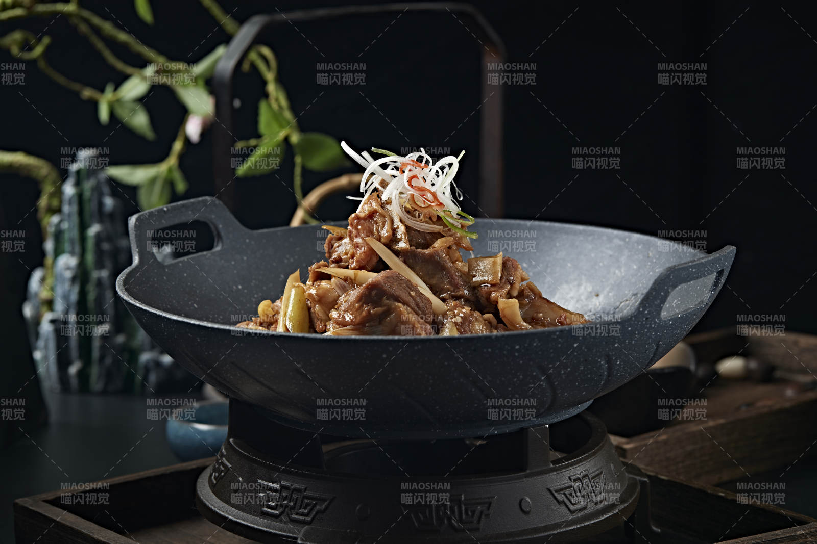 锅仔葱烧羊小排图片