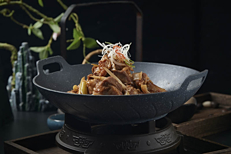 锅仔葱烧羊小排图片