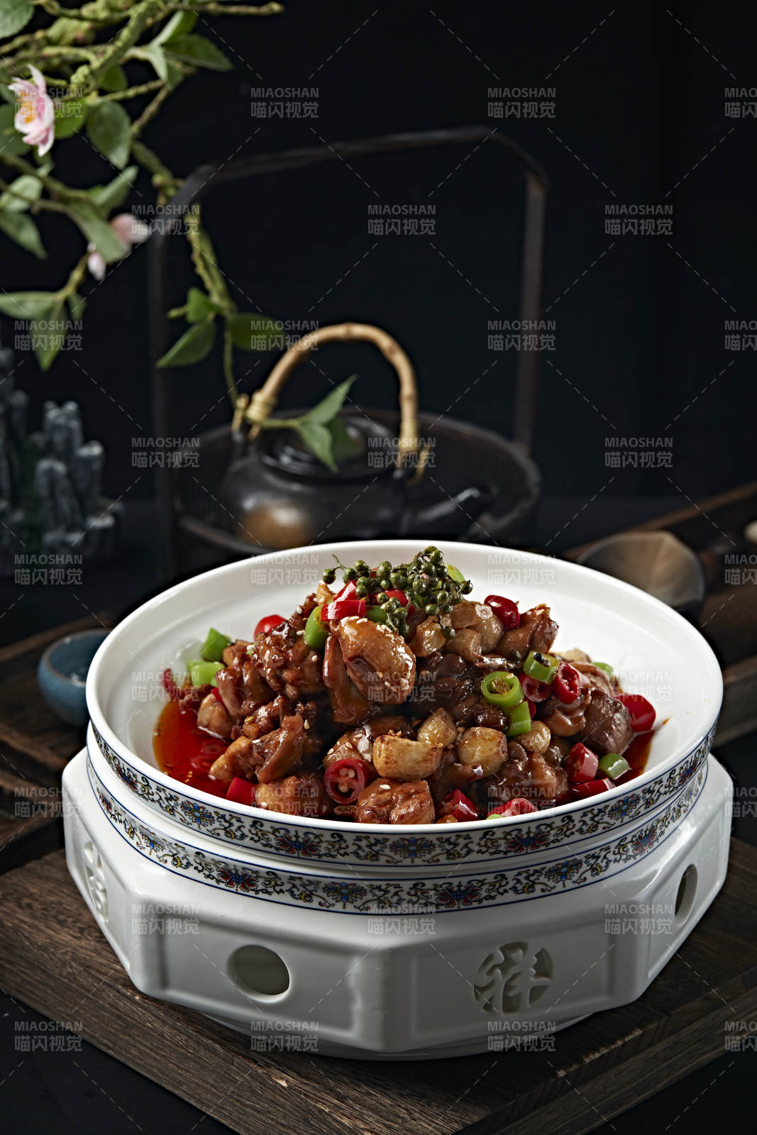 蒜子香辣藤椒鸡块图片