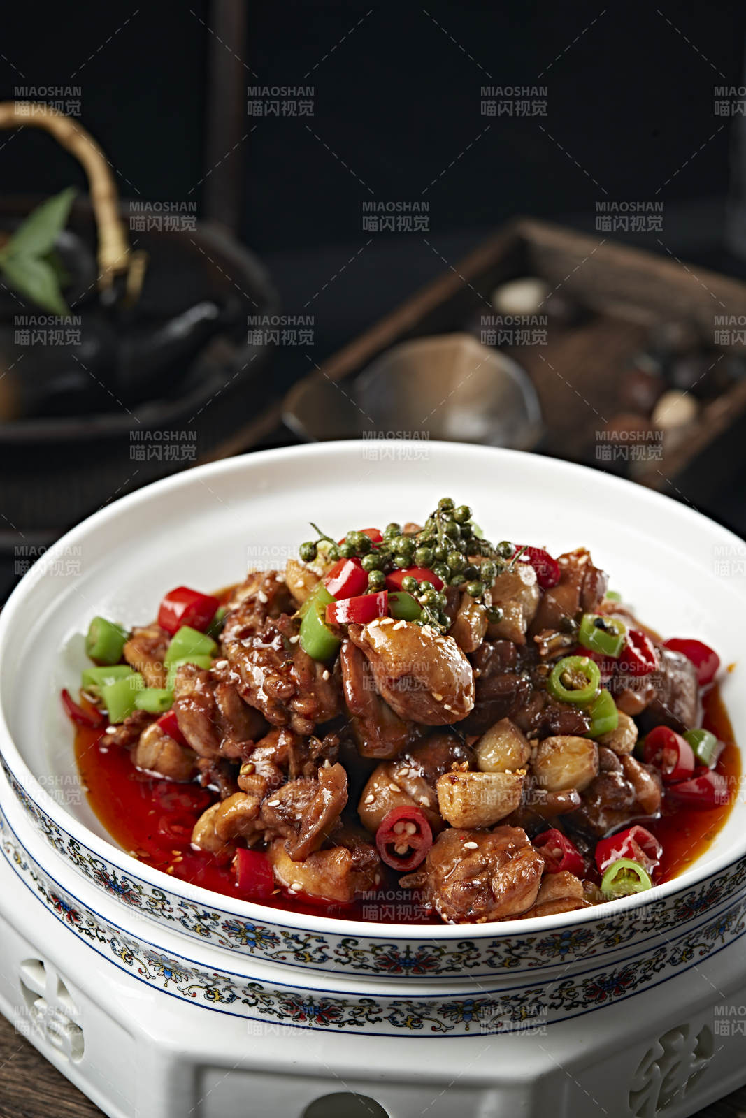 蒜子香辣藤椒鸡块图片