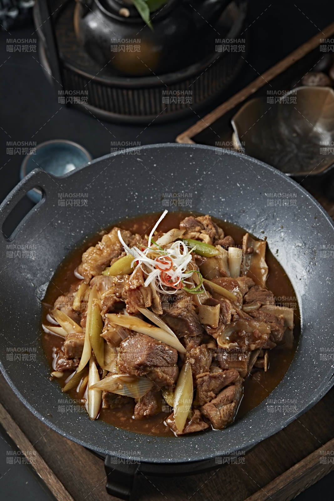 锅仔葱烧羊小排图片