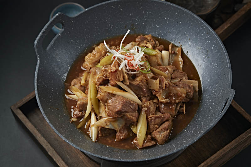 锅仔葱烧羊小排图片