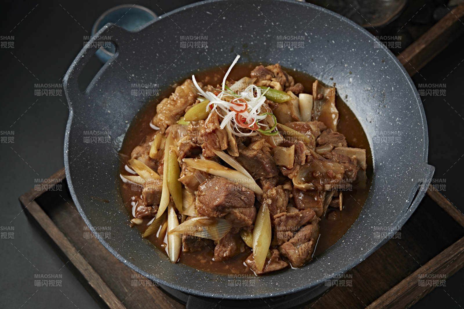 锅仔葱烧羊小排图片