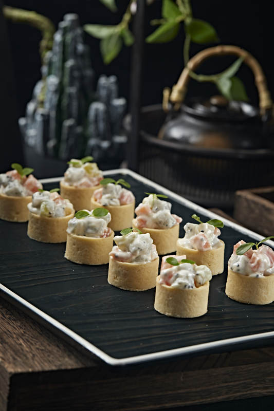 果蔬金枪鱼粒沙拉图片