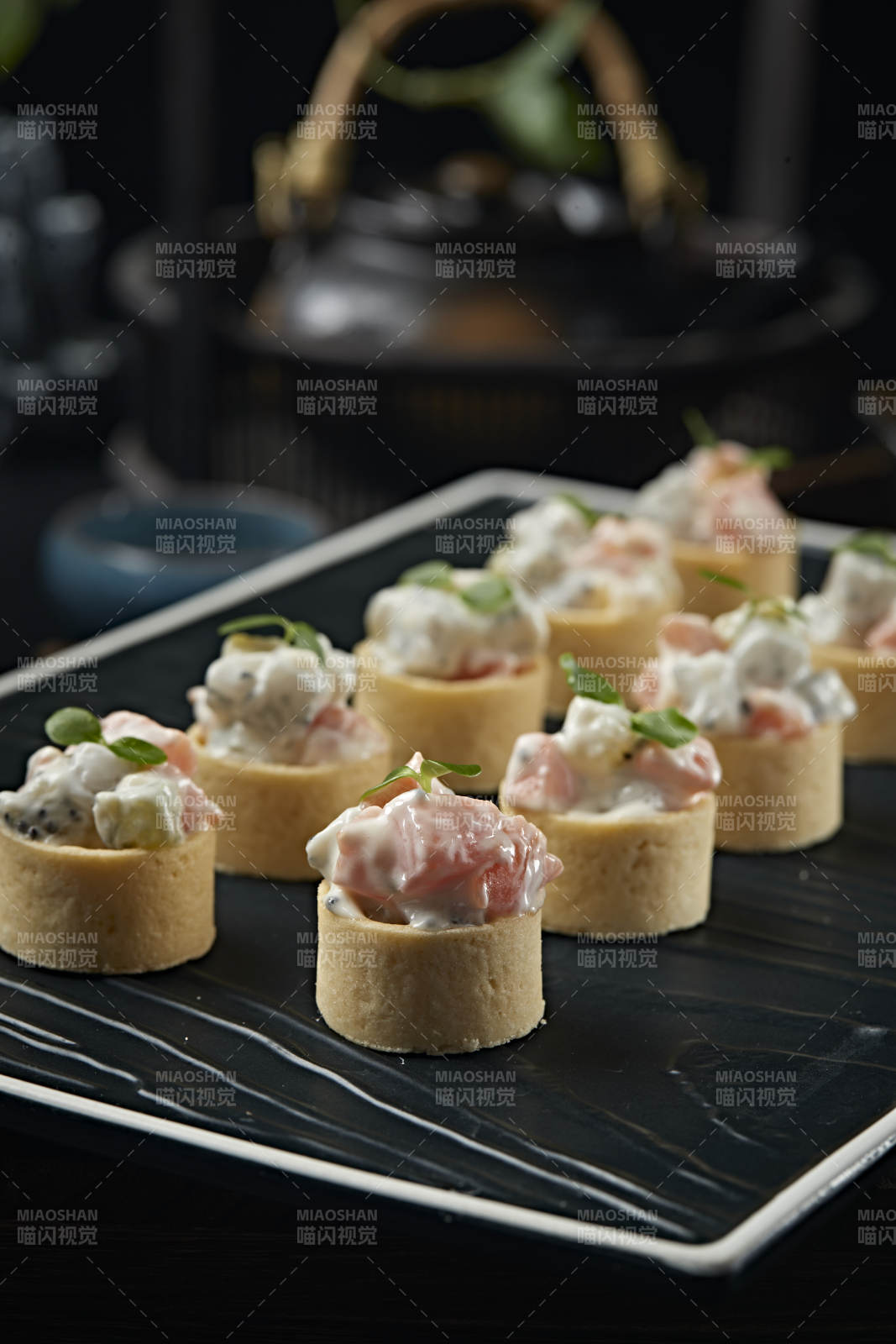 果蔬金枪鱼粒沙拉图片