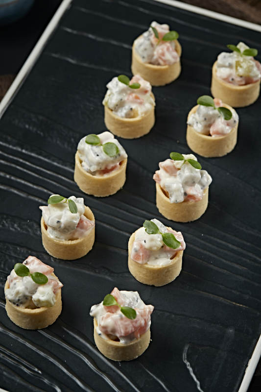 果蔬金枪鱼粒沙拉图片