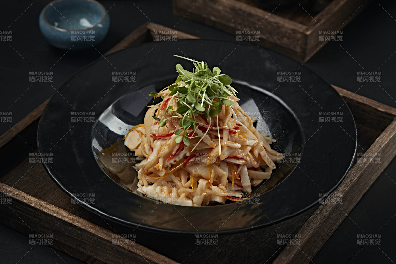 凉拌彩椒豆苗春笋丝图片