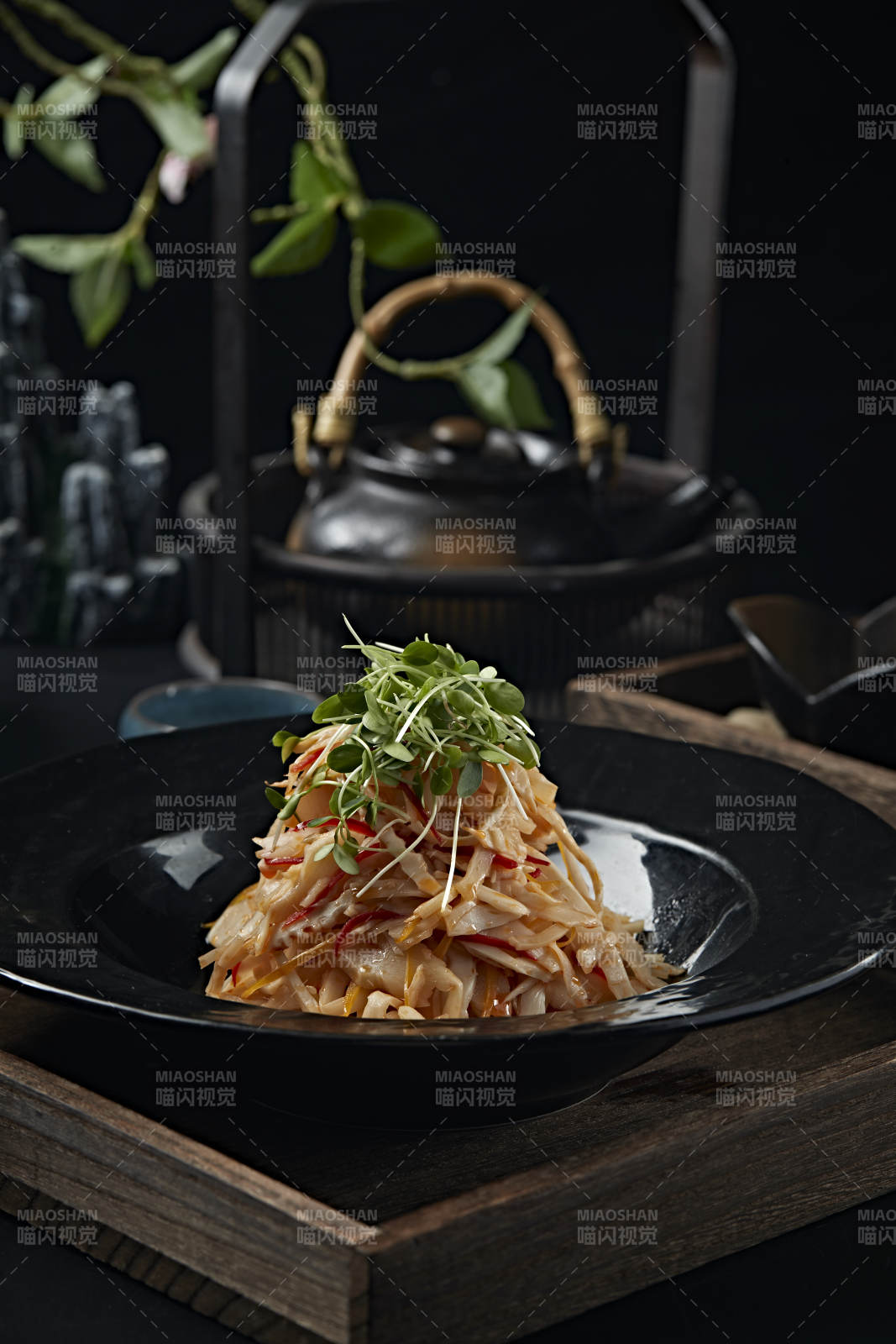 凉拌彩椒豆苗春笋丝图片