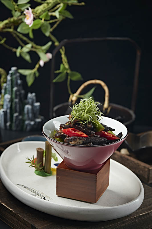 醋腌青红椒乌鸡凤爪图片