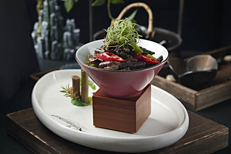 醋腌青红椒乌鸡凤爪图片