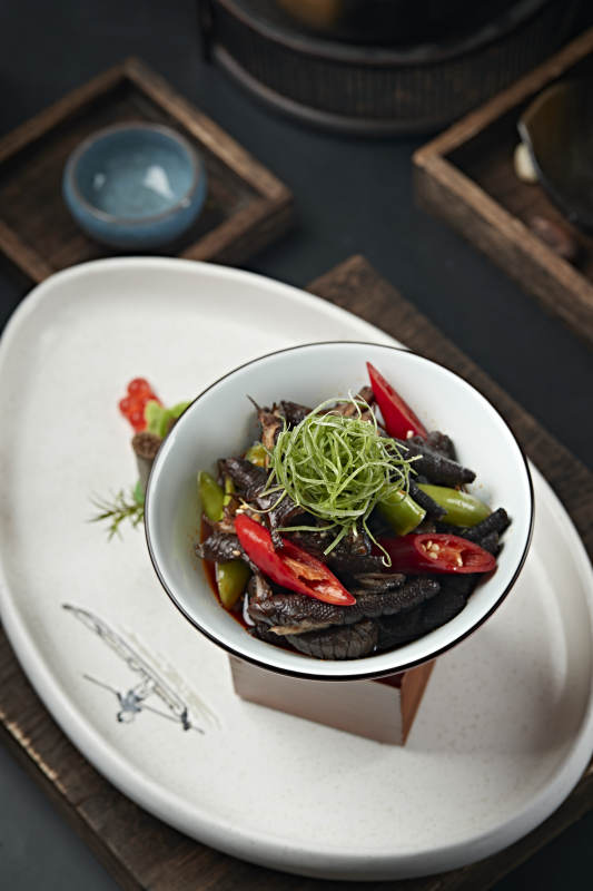 醋腌青红椒乌鸡凤爪图片