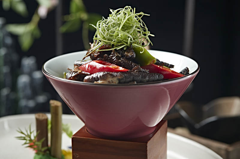 醋腌青红椒乌鸡凤爪图片