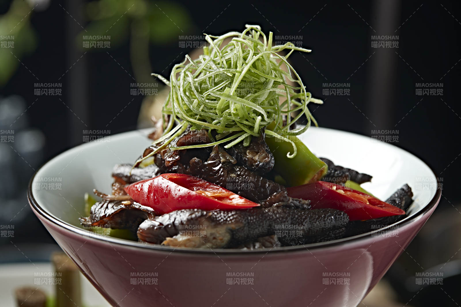 醋腌青红椒乌鸡凤爪图片