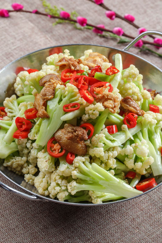 彩椒五花肉炒西芹图片