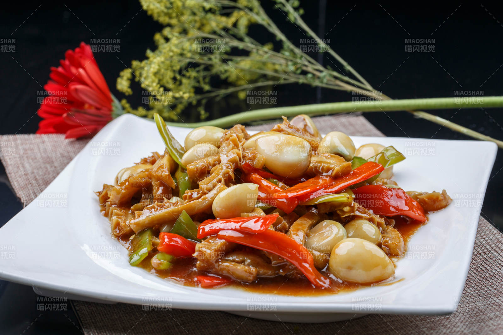 干锅有机菜花五花肉图片