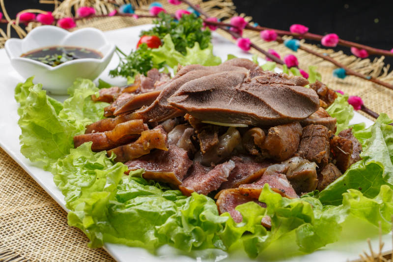 传统熟食美食熏酱卤猪头图片