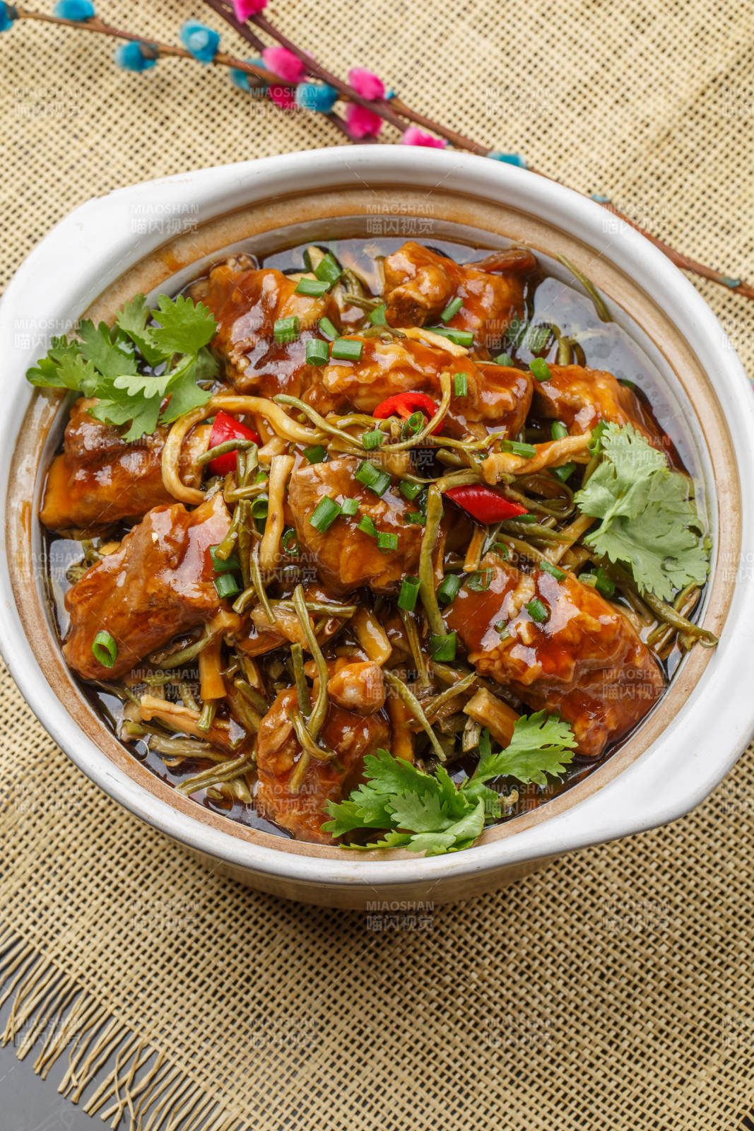 传统熟食美食熏酱卤猪头图片