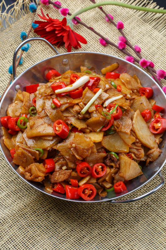 湘味辣椒干锅土豆片图片