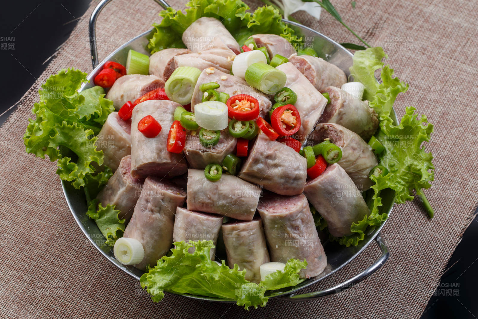 水煮传统蒙餐羊肉肠图片