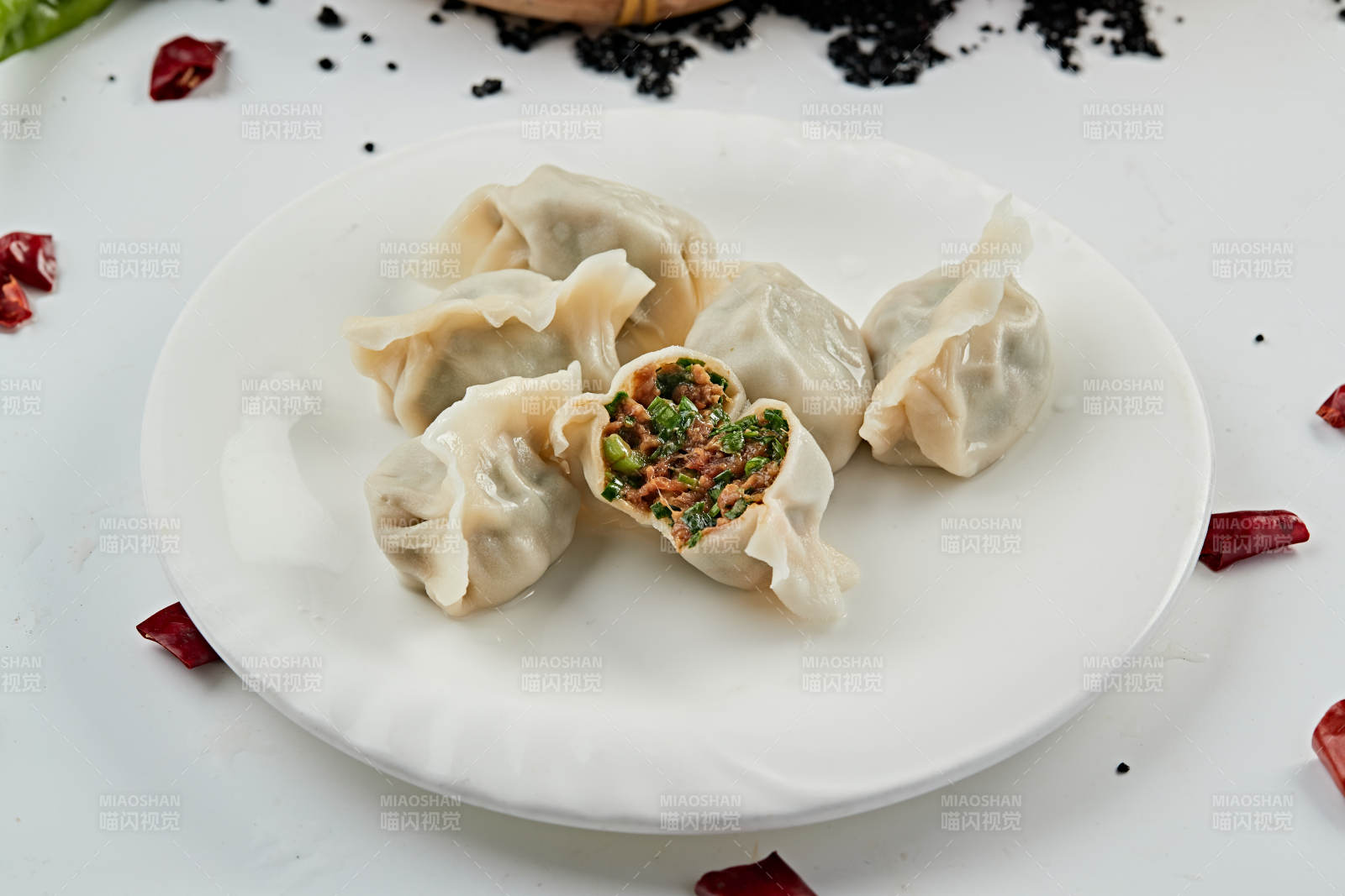 手工鲜猪肉韭菜馅饺子图片