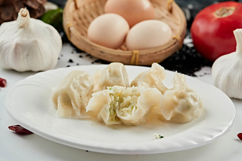 手工蒜泥白肉馅饺子图片