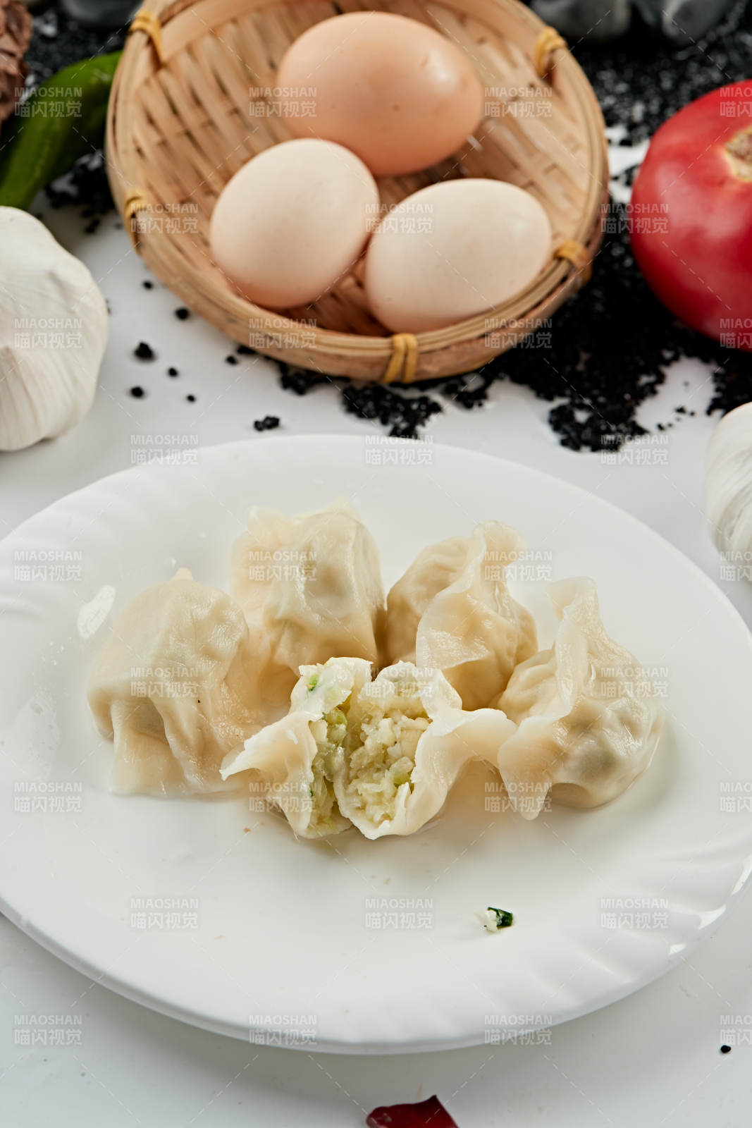 手工蒜泥白肉馅饺子图片