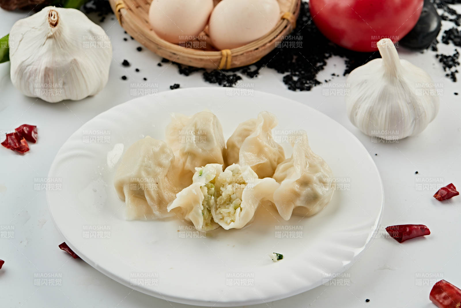 手工蒜泥白肉馅饺子图片