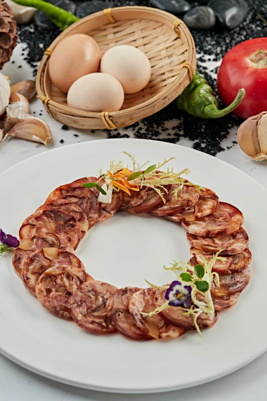 川味熏腊肠切片图片