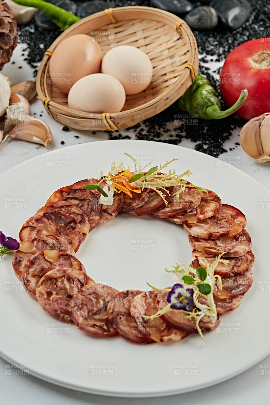 川味熏腊肠切片图片