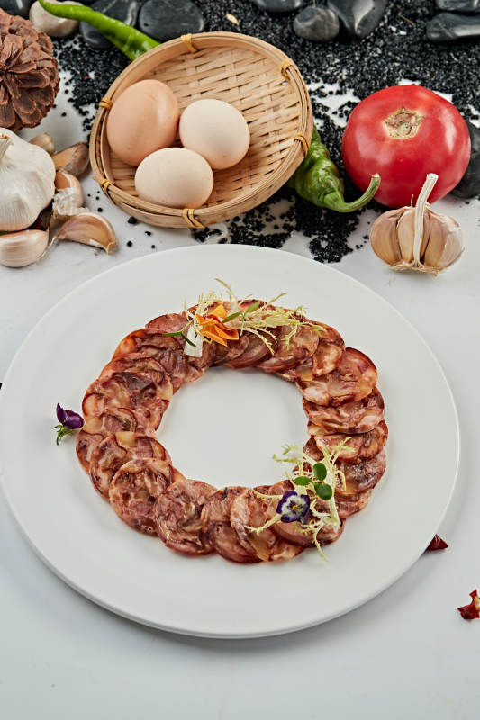 川味熏腊肠切片图片