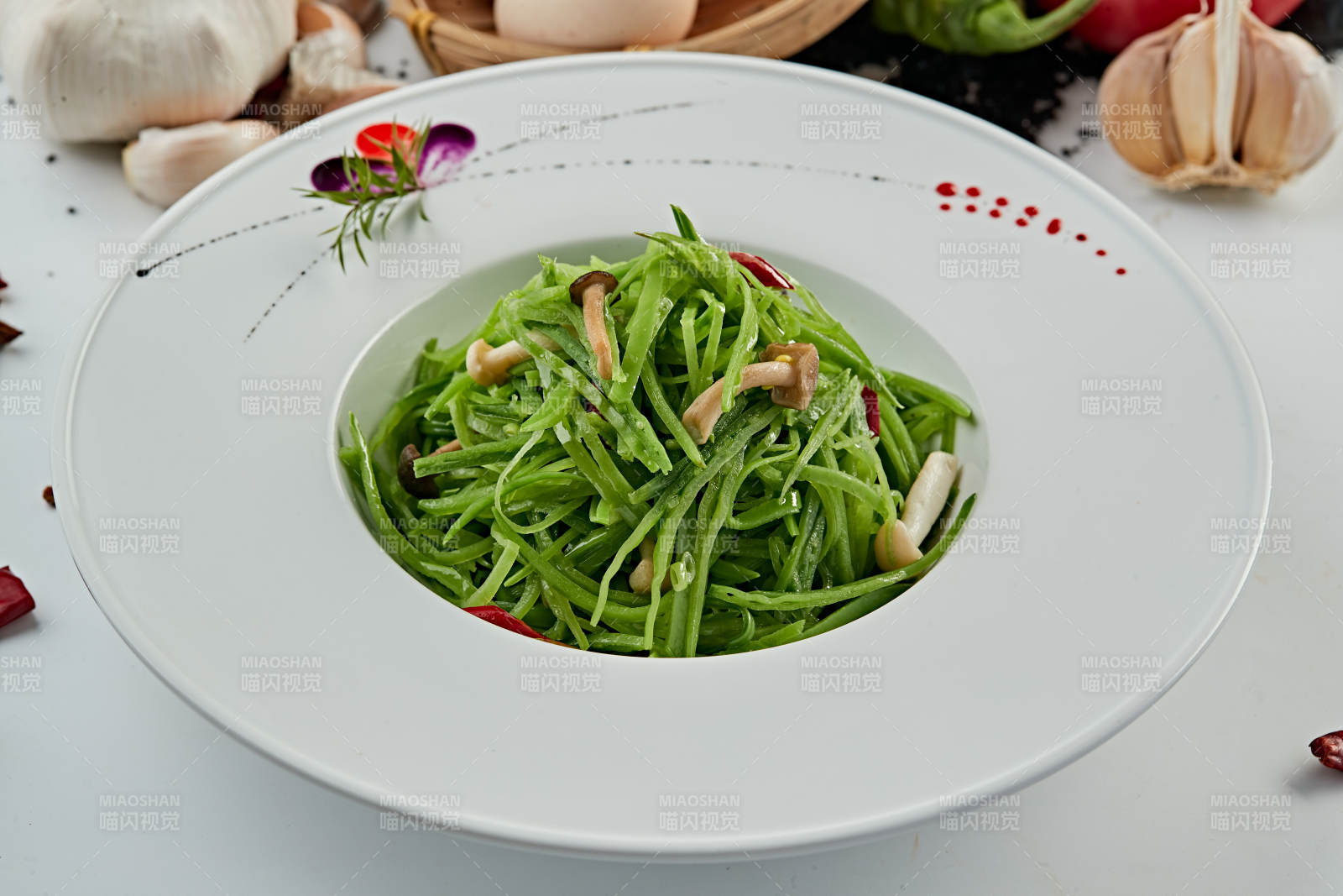 海鲜菇凉拌鲜豆角丝图片