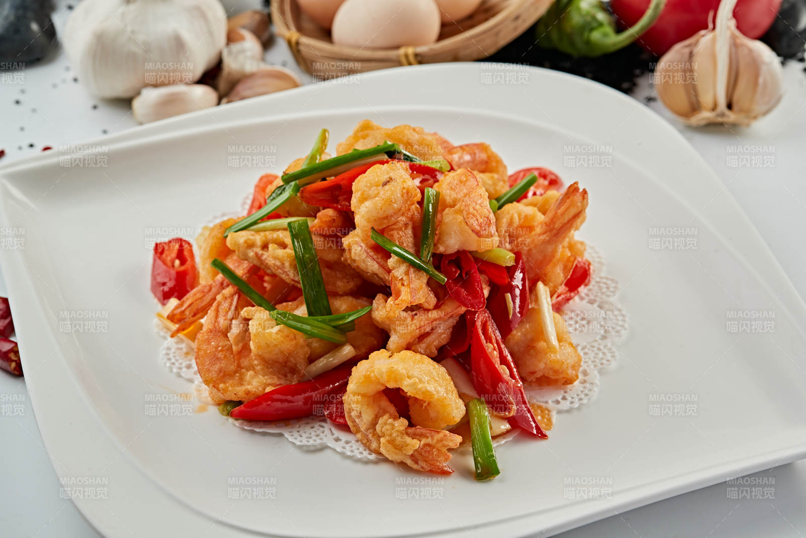 鲜辣椒天妇罗炸大虾尾图片