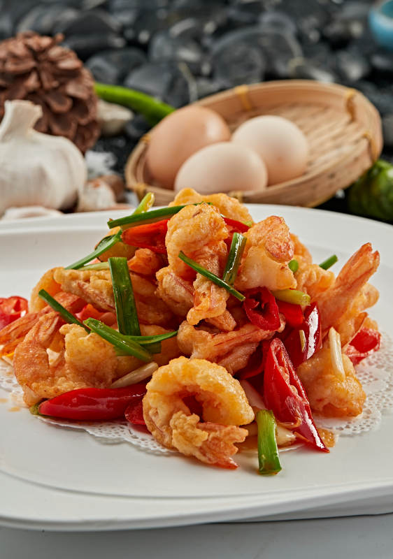 鲜辣椒天妇罗炸大虾尾图片