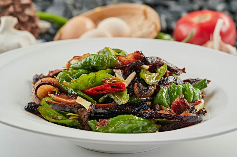 青红椒爆炒老腊肉图片