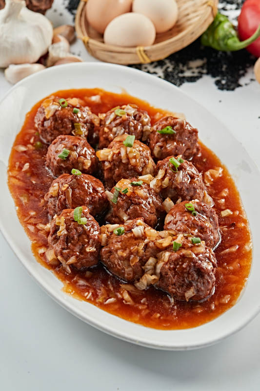 葱香浇汁红烧牛肉丸图片