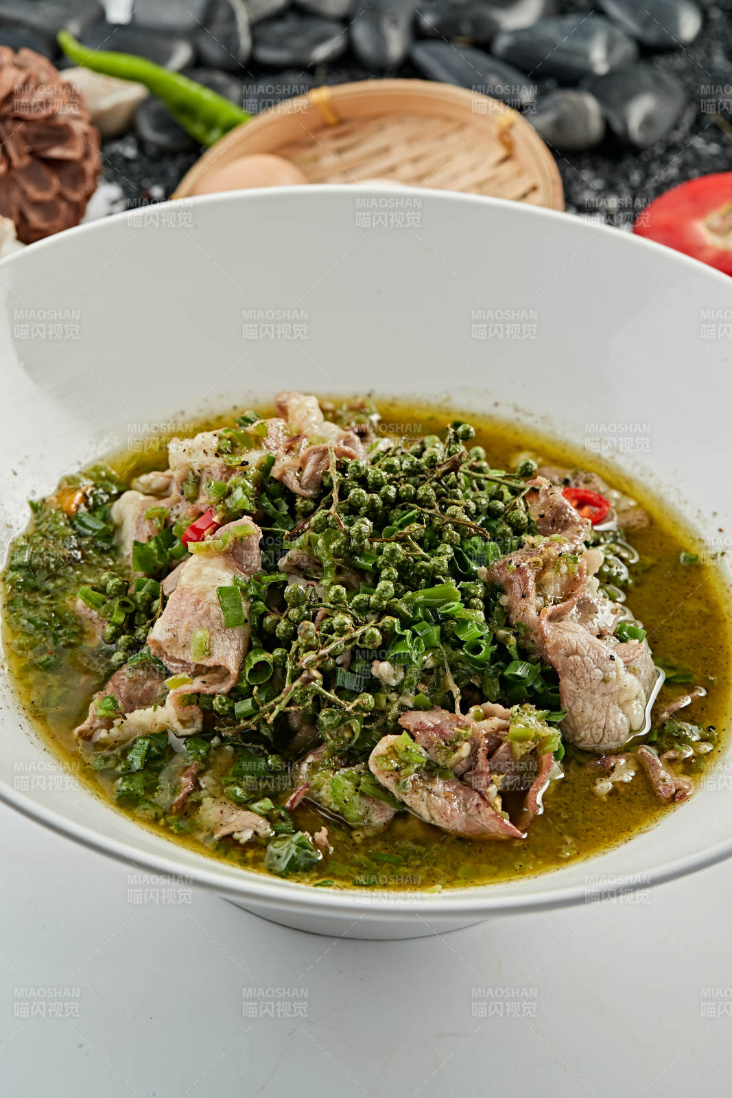 川香麻辣藤椒水煮肥牛图片