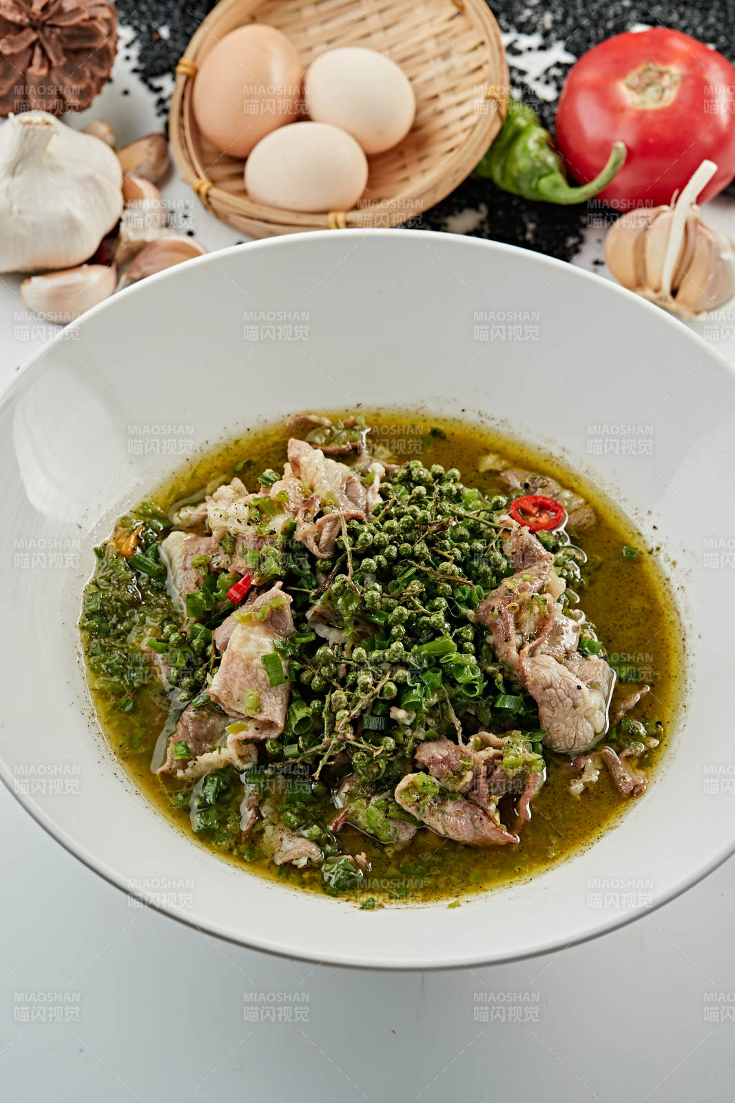 川香麻辣藤椒水煮肥牛图片