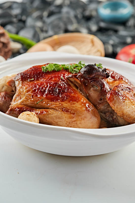 砂锅酱汁盐焗鸡图片