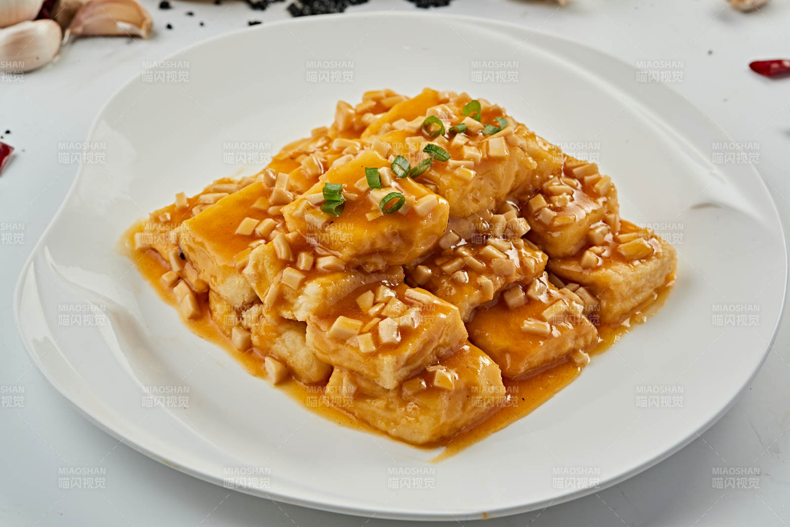 浓汁蒜粒蒜香酿豆腐图片