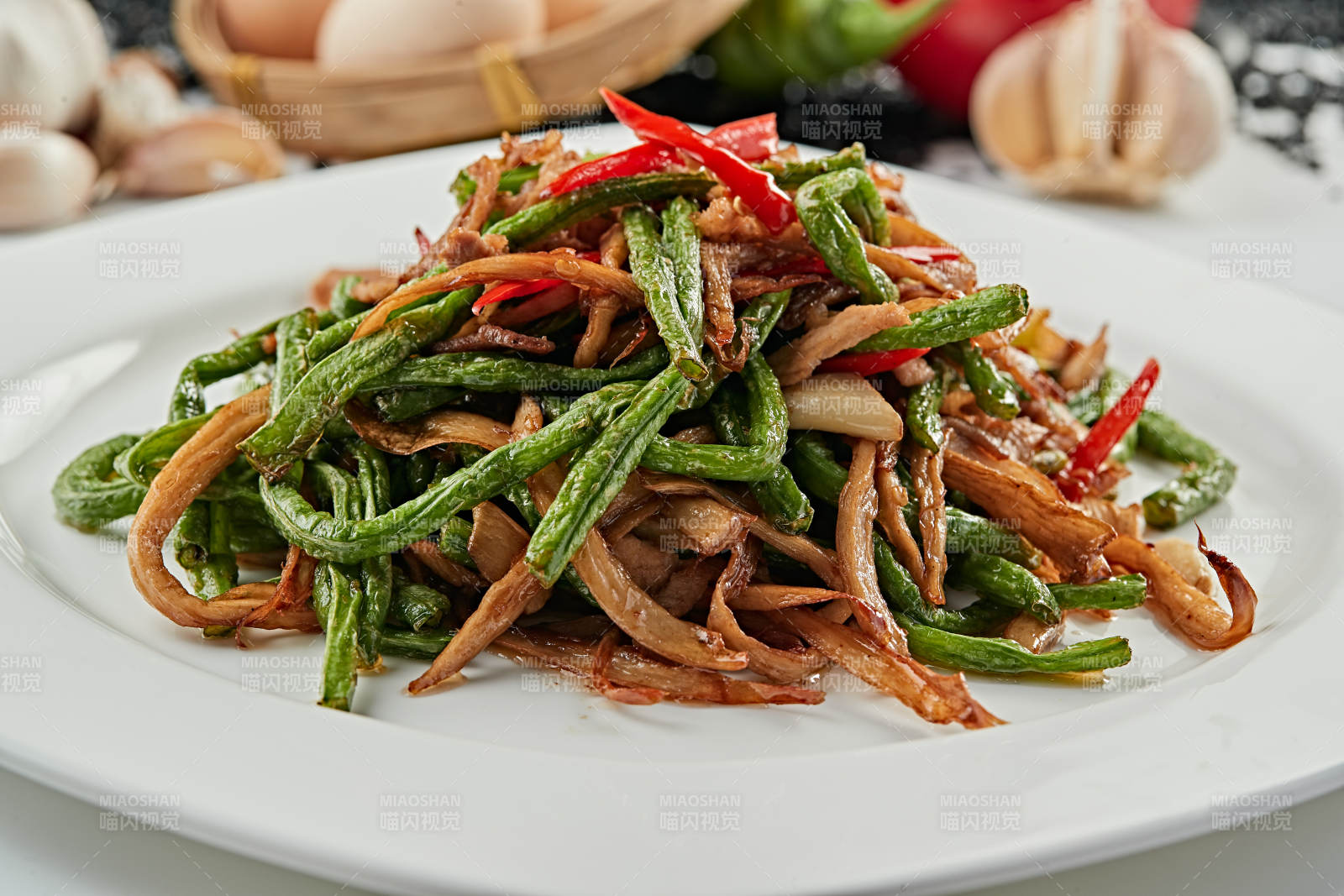 干煸五花肉青红椒豆角茶树菇图片