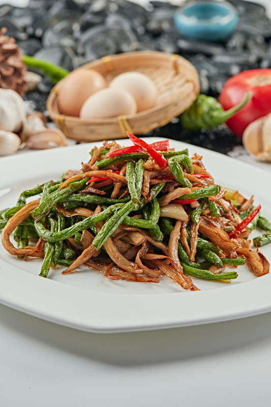 干煸五花肉青红椒豆角茶树菇图片