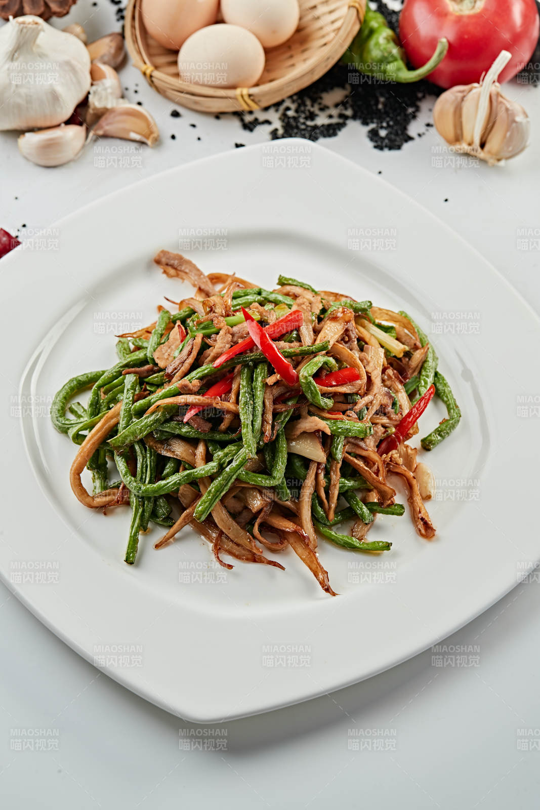 干煸五花肉青红椒豆角茶树菇图片