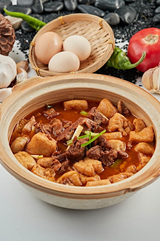 砂锅炖酱香牛腩炸豆腐图片