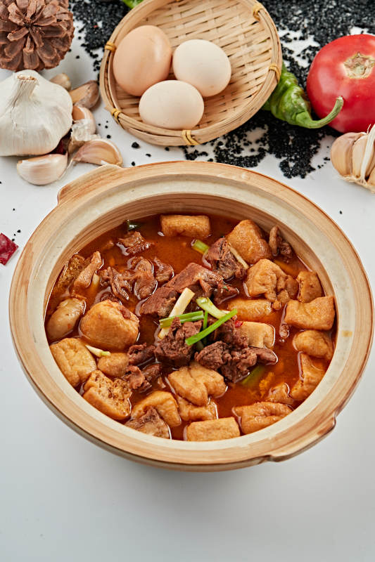 砂锅炖酱香牛腩炸豆腐图片