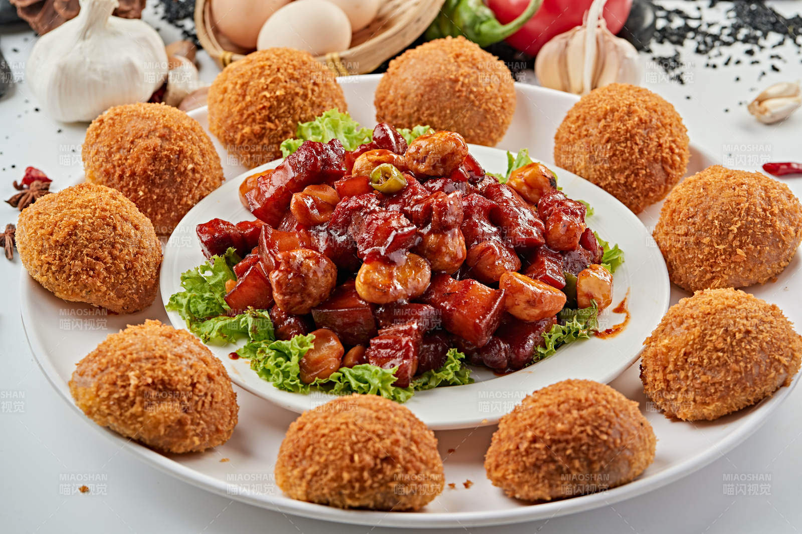 板栗红烧肉配避风塘窝头图片