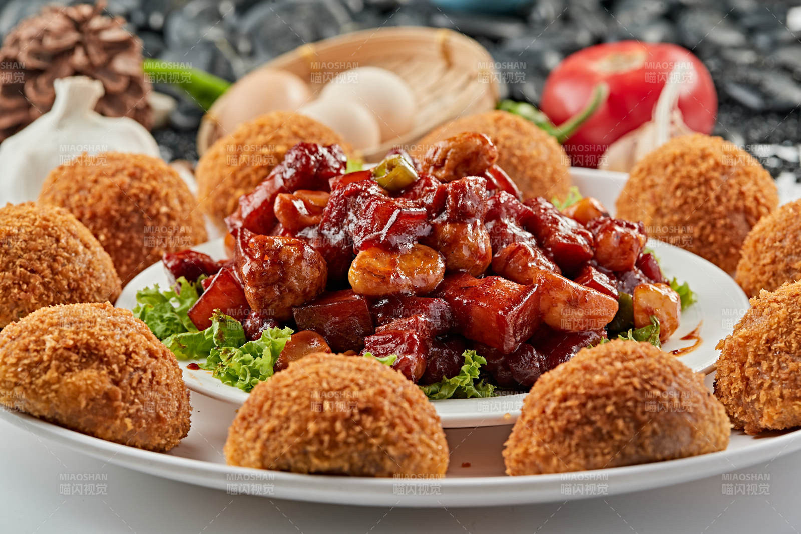 板栗红烧肉配避风塘窝头图片