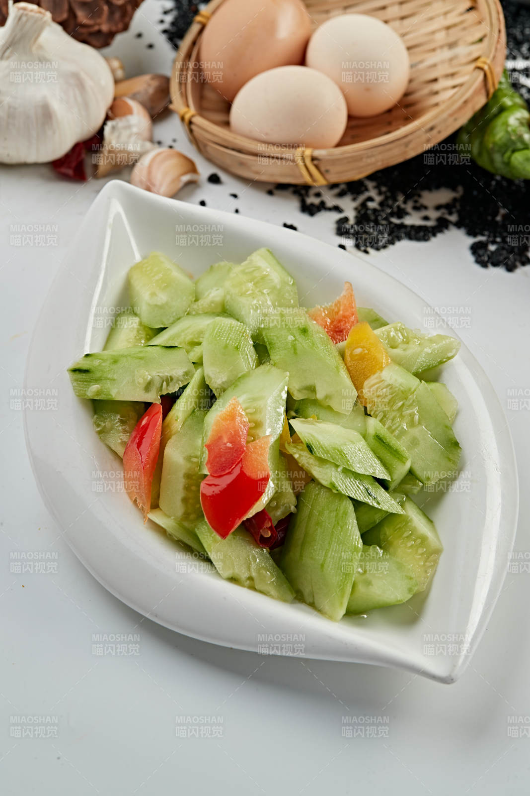 小凉菜彩椒拌黄瓜片图片