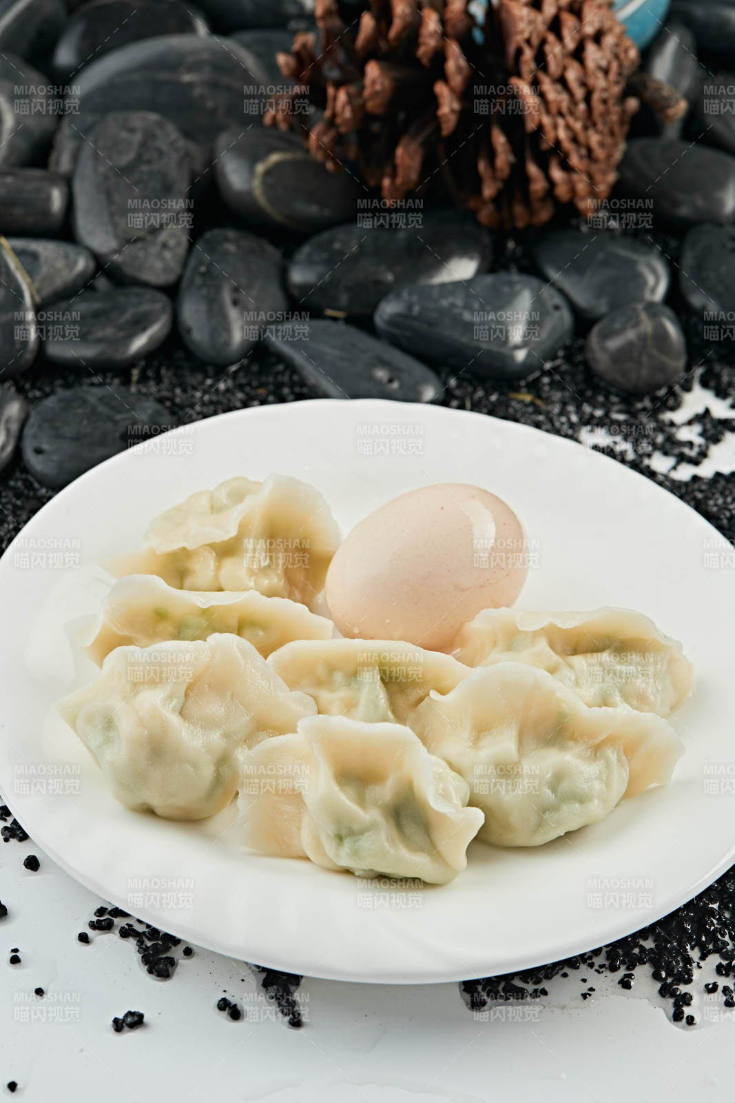 手工鸡蛋豆角素馅饺子图片